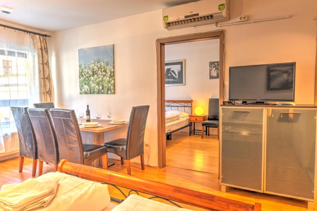 Central Apartments Apartamento *